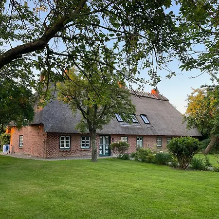 Kuhstall * Hasselberg (Schleswig-Holstein)